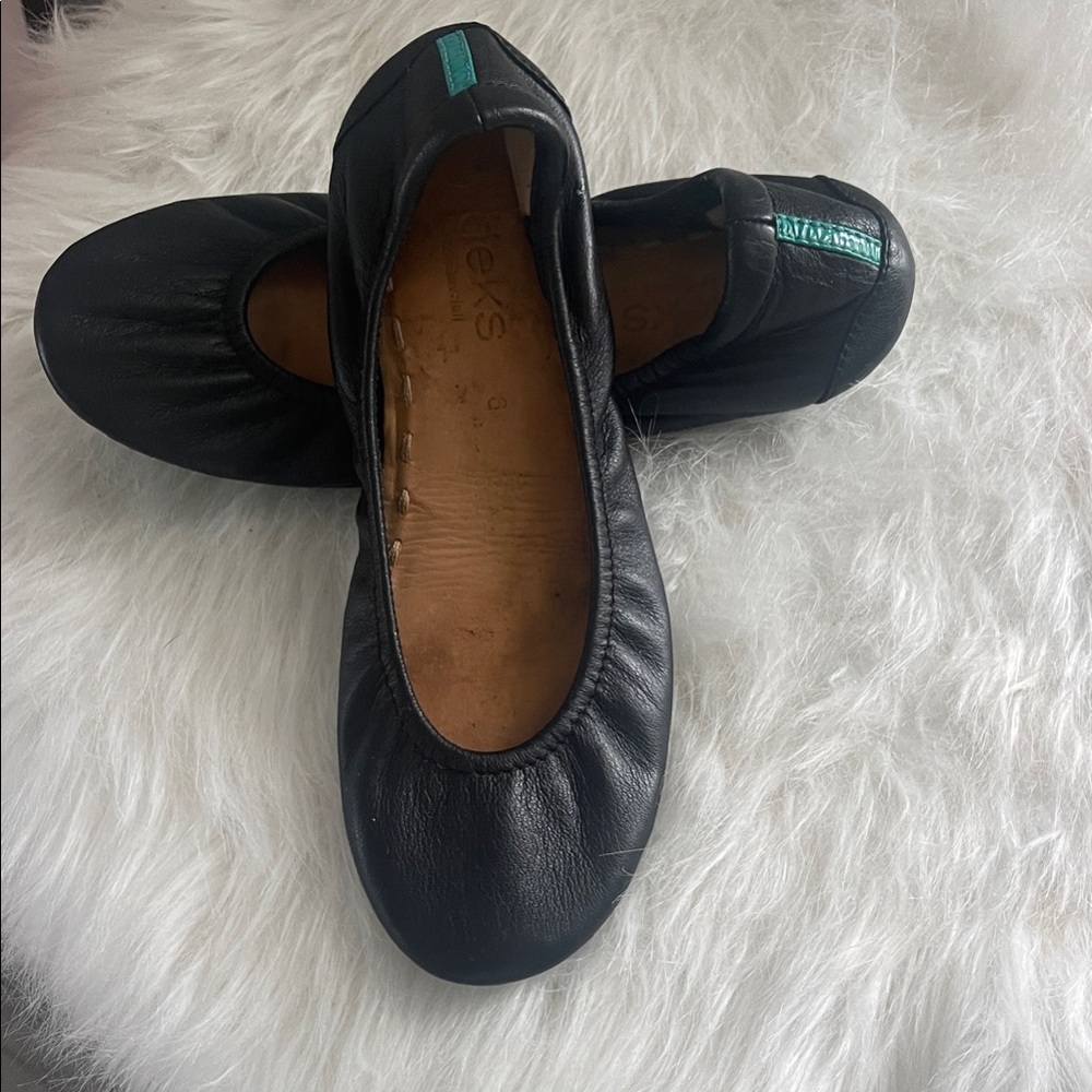 Black Leather Ballet Flats